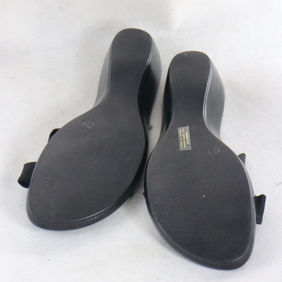 ITALIAN SHOEMAKERS Black Cross Strap Bow Sandals Sz 8 US Women - Picture 8 of 8